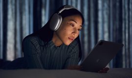 AirPods Max sẽ không hỗ trợ Apple Music lossless qua Lightning