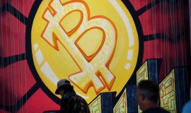 Rộ tin đồn FBI hack được ví điện tử, giá Bitcoin lại trượt dốc