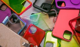 Có nên tháo bỏ ốp lưng iPhone?