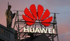 Huawei bị tố gây sức ép buộc công ty Mỹ cài đặt cửa hậu