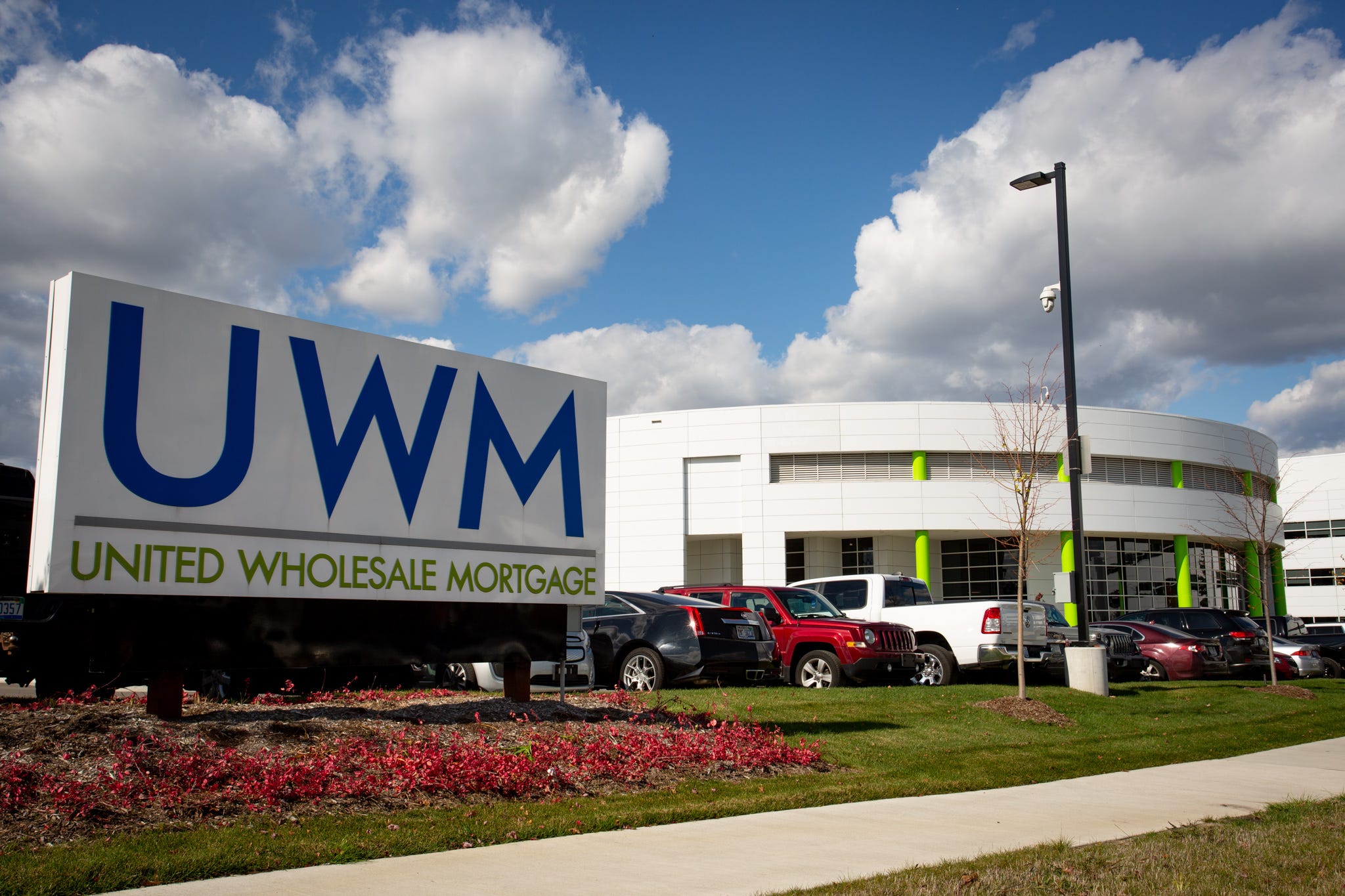 ff987aa4-07c8-40b7-8aea-1fc281a76571-UWM_Building_Image