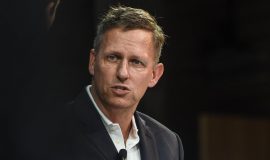 Cha đẻ bí ẩn của đồng Bitcoin có thể đã gặp tỉ phú Peter Thiel