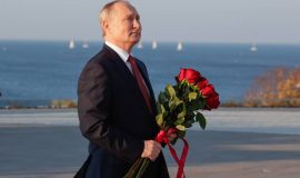 Ông Putin đùa về việc bị gọi là ‘robot’, khuyên thanh niên Nga cầu hôn trực tiếp