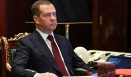 Ông Medvedev cảnh báo về ‘cơ hội cuối cùng’ cho Ukraine