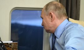 Nga tiết lộ việc trực thăng của ông Putin mắc kẹt giữa hàng loạt UAV Ukraine