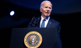 Ông Biden tái xuất trước công chúng sau khi được chẩn đoán mắc ung thư