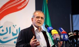 Tổng thống Iran nói ông Trump ‘mâu thuẫn’ về đàm phán hạt nhân