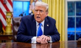 Ông Trump nói ông Putin ‘đang đùa với lửa’, Nga phản ứng gay gắt