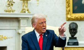 Ông Trump cảnh báo hành động quân sự dù lạc quan về đàm phán hạt nhân với Iran